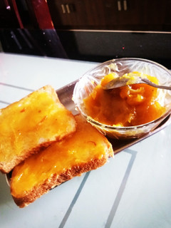 மாம்பழ குங்குமப்பூ ஜாம் (Maambala kunkumapoo jam Recipe in tamil) செய்முறை முக்கிய புகைப்படம்
