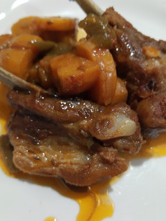 Una foto de Costillas de cerdo con zanahoria