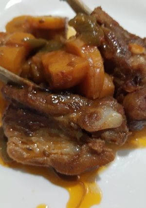 Una foto de Costillas de cerdo con zanahoria
