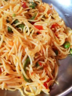 ஹக்கா நூடுல்ஸ்(hakka noodles recipe in tamil) செய்முறை முக்கிய புகைப்படம்