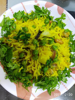 ખારી ભાત (Khari Bhat Recipe In Gujarati) રેસીપી મુખ્ય ફોટો