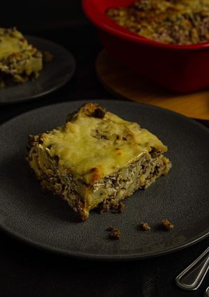 A picture of Spicy minced Beef & Potato Bake with a creamy mushroom sauce & cheese.