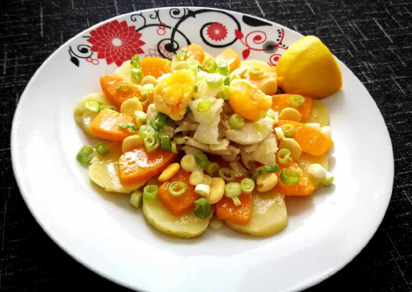 Ensalada de bacalao y verduras cocidas