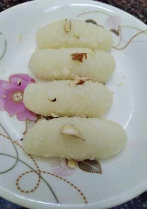 A picture of Coconut Rolls.