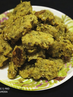 પાલક મેથી ના મુઠીયા(Palak methi muthiya Recipe in Gujarati) રેસીપી મુખ્ય ફોટો