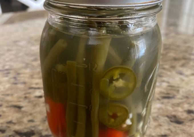 Spicy pickled French green beans
