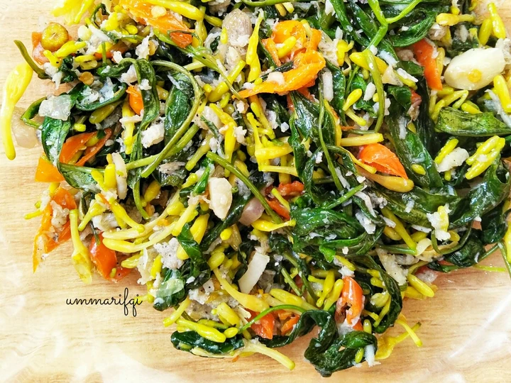 Langkah Mudah untuk Membuat Resep Tumis kangkung teri bunga pepaya yang Enak Banget Anti Ribet, Lezat