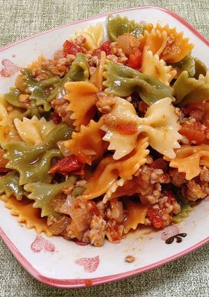 蕃茄肉醬蝴蝶麵 的食譜成品照片
