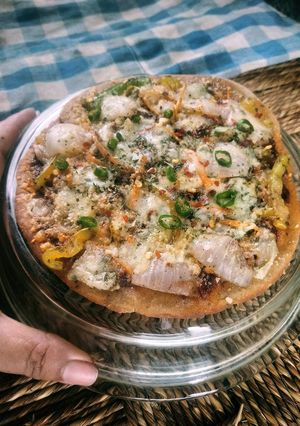 বাজরা আটাও ময়দার সুস্বাদু পিৎজা(bajra o atta diye mojadar o suswadu pizza recipe in Bengali)) রেসিপির প্রধান ছবি