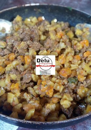 A picture of Meat pie filling.