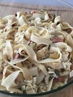 Una foto de Tagliatelle silvestres con espárragos, champiñones, calabacín y bacon