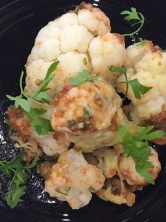 Una foto de Coliflor 🥦 con 💃🏻SALSA💃🏻estilo Árabe