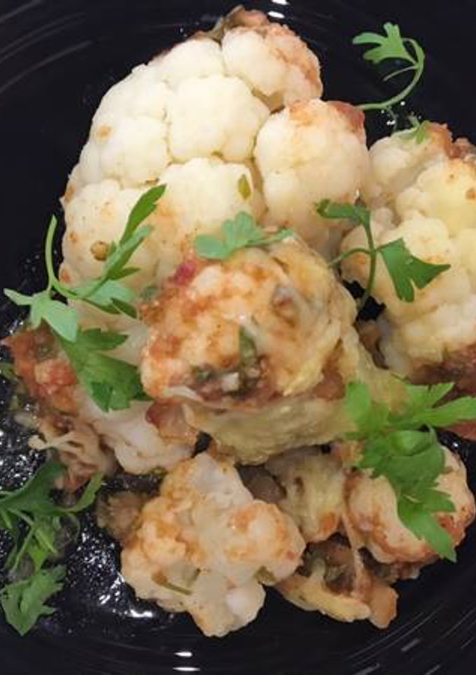 Una foto de Coliflor 🥦 con 💃🏻SALSA💃🏻estilo Árabe