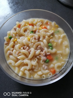 A picture of Macaroni in Corn Cream Sauce.