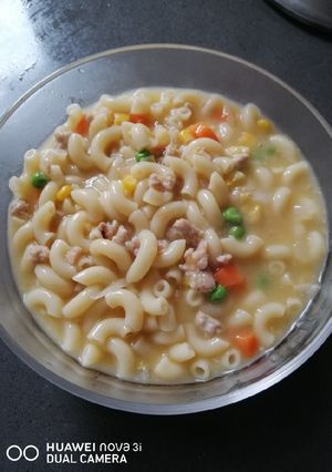 A picture of Macaroni in Corn Cream Sauce.