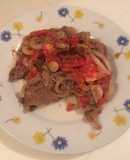 Bistecs 🥩 con Cebolla y Tomate 🍅