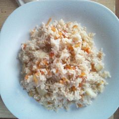 A picture of Rice and carrots.