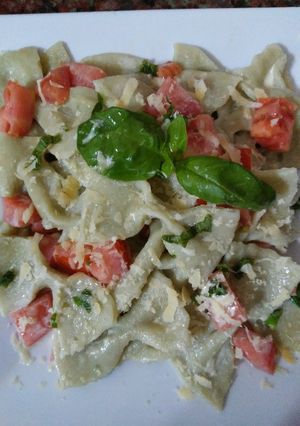 Una foto de Fideos caseros caprese