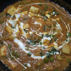 A picture of Aloo matar paneer.