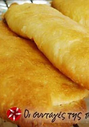 A picture of Shortcrust pastry cheese pies.