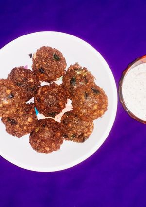 A picture of Soya Meal Maker And Bengal Gram Dal Vada Coconut Chutney.
