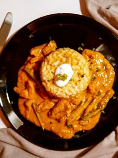 🐷🥒🍅Sertéstokány verzióm, nokedlivel recept fotója