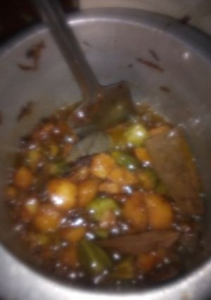 A picture of Parwal do pyaza.