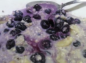 Foto resep Oatmeal Pisang Blueberries 5 menit saja (sehat tanpa gula)