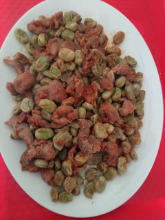Una foto de Habas salteadas con mollejas