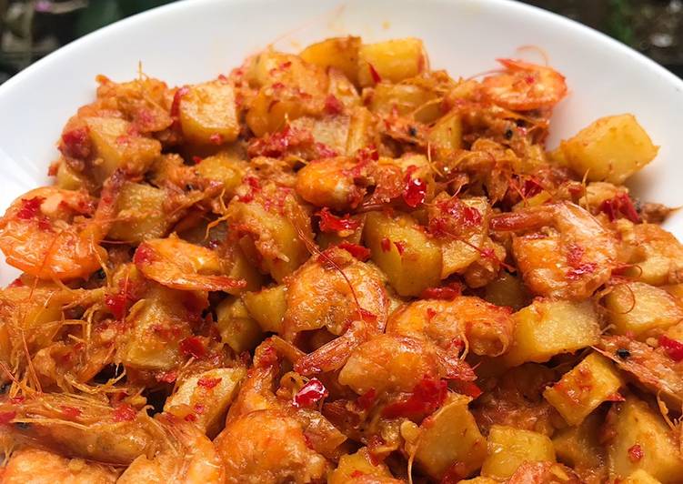 Langkah Mudah untuk Membuat Sambel Goreng Kentang Udang 🦐🥔 Anti Gagal