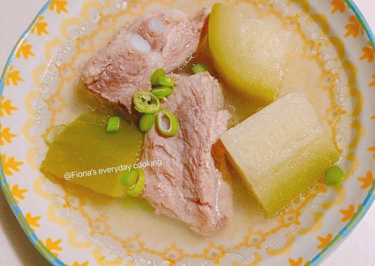 Recipe of Award-winning Pork ribs soup with white gourd 清爽冬瓜排骨汤