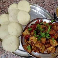 A picture of Idli.
