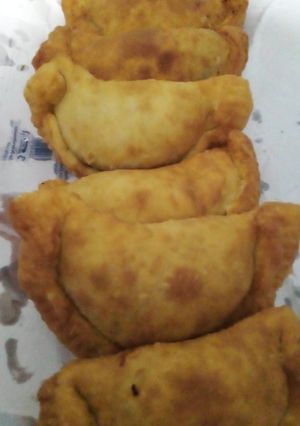 Una foto de Masa para empanadas de carne y de jamón y queso!