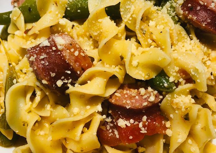 One Pot Smoked Beef Sausage with Green Beans and Noodles One Pot Smoked Beef Sausage with Green Beans and Noodles