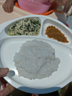 Foto resep MPasi 8 m+ nasi tim, abon salmo, oseng tahu+kangkung