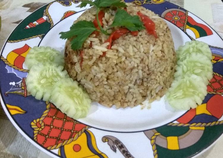 Cara Vegan saat makan malamNasi goreng kornet 😋