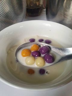 รูปของ บัวลอยมันหวานสามสี