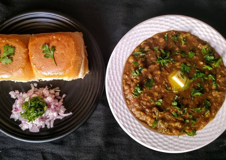 Recipe of Homemade Black pav bhaji