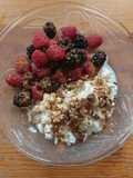 Queso Cottage con frutos rojos