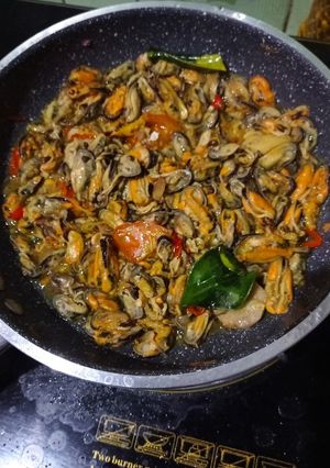 Foto resep 12. Tumis kerang pedas