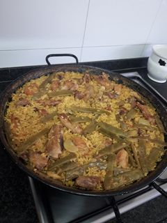 Una foto de Paella valenciana