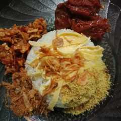 Nasi Uduk রেসিপির প্রধান ছবি
