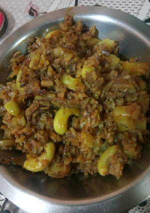 চাল দিয়ে মোচার ঘণ্ট (chal diye mochar ghonto recipe in Bengali) রেসিপির প্রধান ছবি