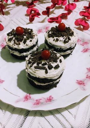 A picture of Oreo Cup Cakes.