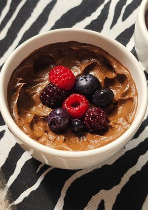 Una foto de 🥑🍫Mousse de choco palta 🍫🥑 Cremosidad inigualable ✨