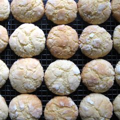 A picture of Soft Lemon Cookies.