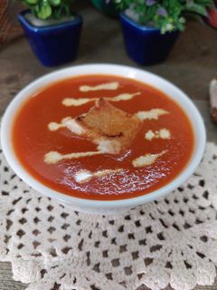 टोमॅटो सूप (Tomato Soup Recipe In Marathi) रेसिपी चे मुख्य फोटो