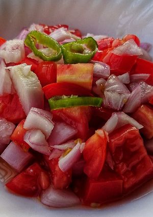 Hình của món Salad xà chua hành tây.