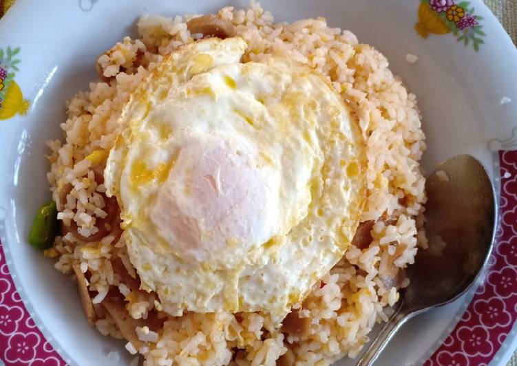 Nasi Goreng Baso + Telur Set Matang