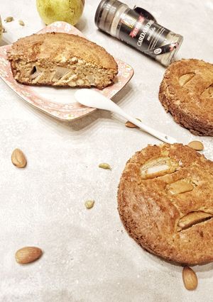 Una foto de 🍐Torta fresca de Pera jengibre y cardamomo🍐